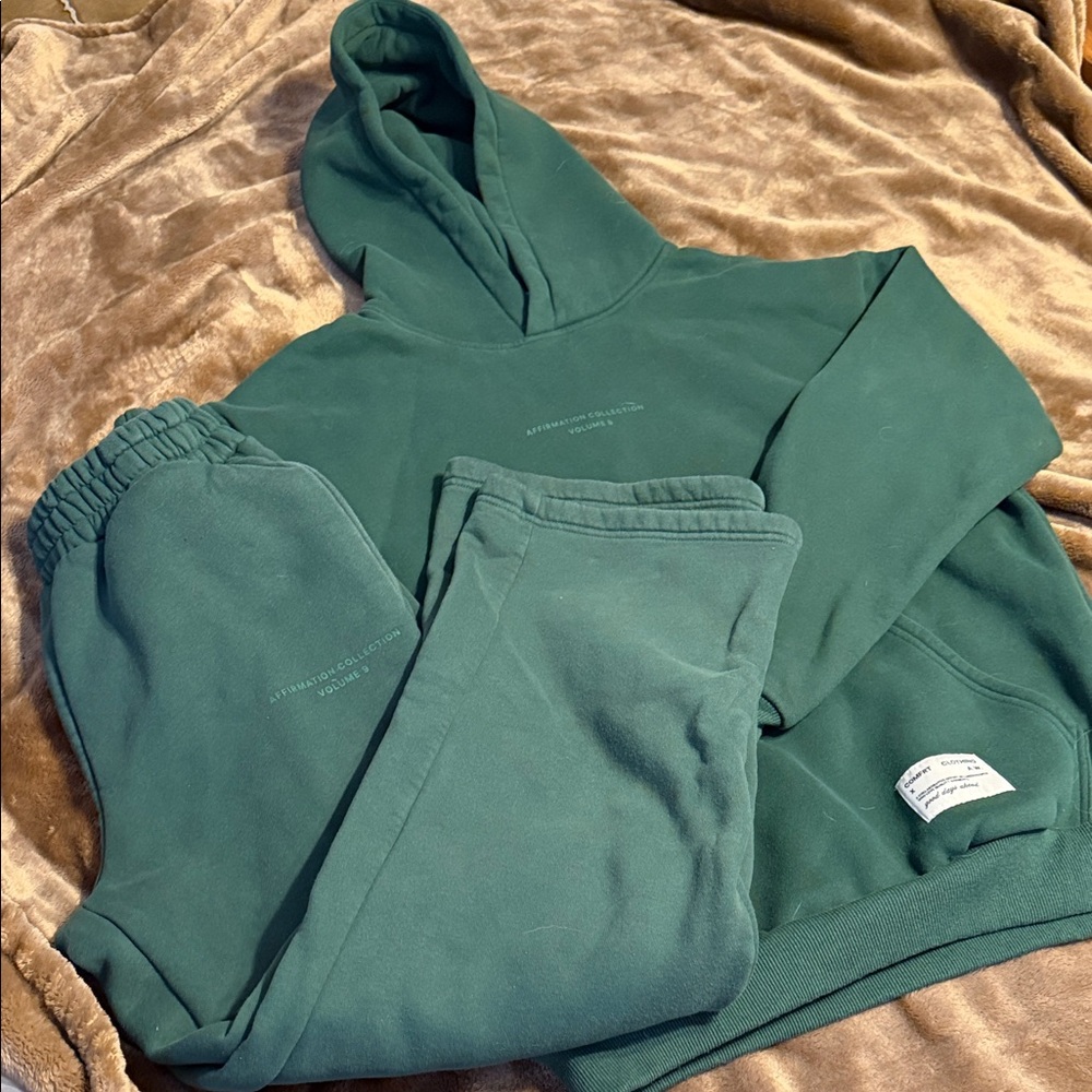 Comfrt Affirmation hoodie and straight leg sweatpants